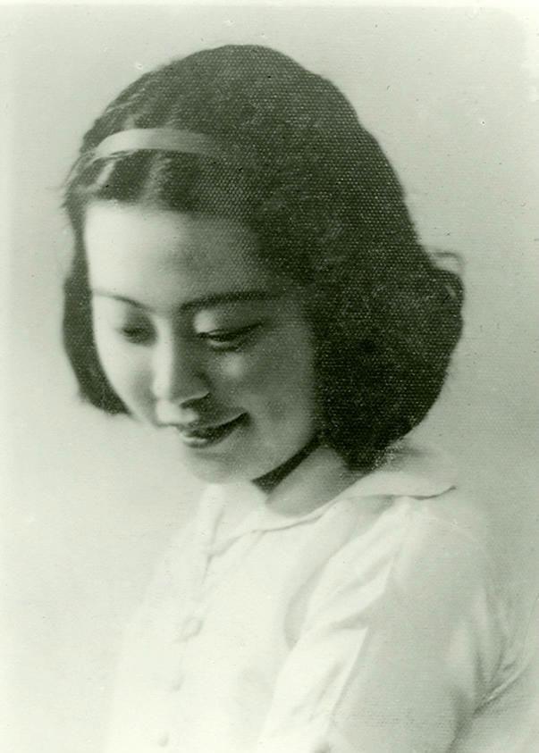 蒋介石主持|“按住蒋介石脉搏”的红色女谍,潜伏11年未暴露,临终前4个字令人落泪