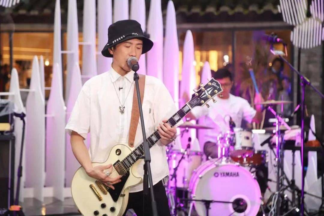 封面会客厅丨专访《一路唱响》嘉宾胡海泉、胡彦斌、颜人中：音乐对于成都不是职业，而是一种生活方式