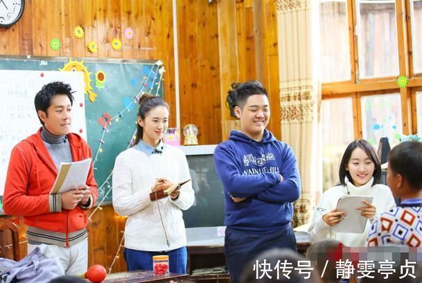 攀比|幼儿园圣诞互换礼物,儿子用千元文具换回廉价纸人,宝妈:亏死