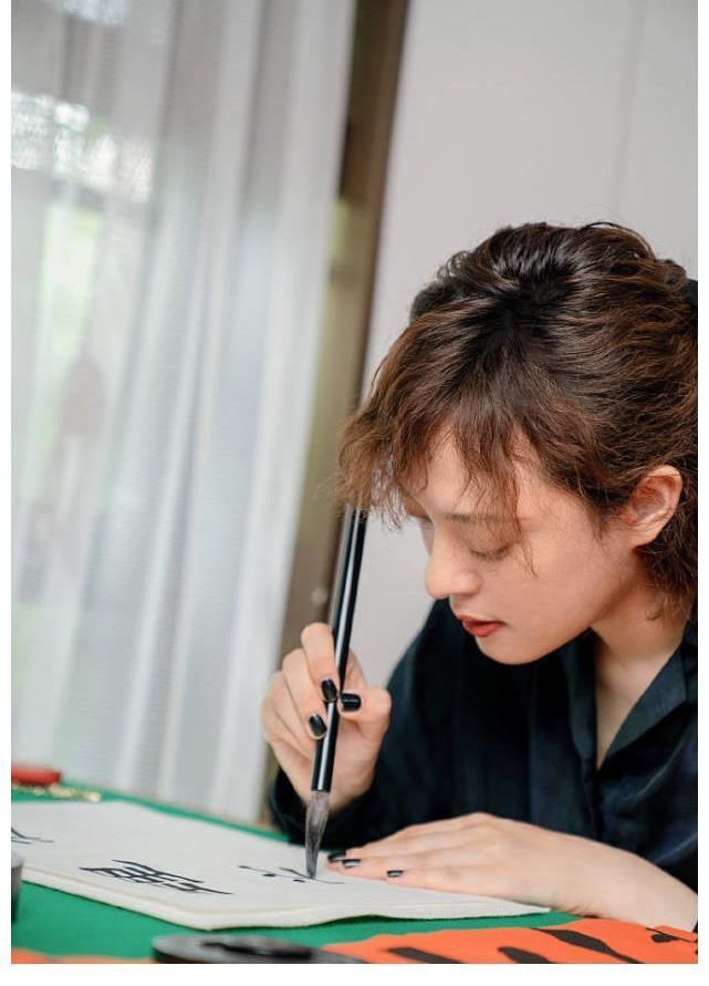 书法#孙俪在闲暇时联系书法,隶书“心经”看得出书法功底非常强