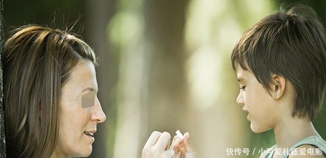 超市|孩子想吃苹果妈妈不给买,萌娃心生一计,结账时差点被“气死”