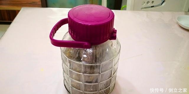 自从学会自制皮蛋,我家每月做一次,简单又解馋,比买的还好吃!