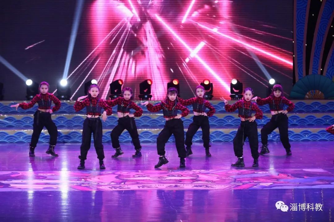 大幕拉開！2022跨年盛典開啟錄制！一起為孩子們加油！