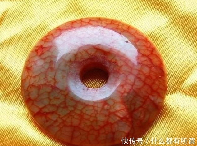 羊体|古玩贩子手段有多凶残?把玉塞到活羊体中,3年后杀羊取玉卖天价