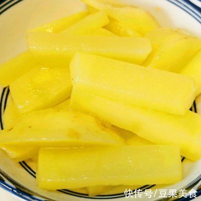 老干妈酱|冬天的的味道，香辣凤爪煲不用烤箱照样能做