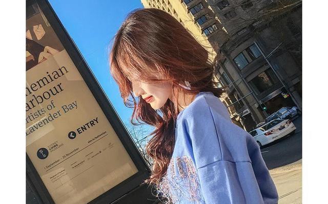 小姐姐们 减龄扮嫩的青春卫衣,时髦精们都爱穿,小姐姐们的最爱