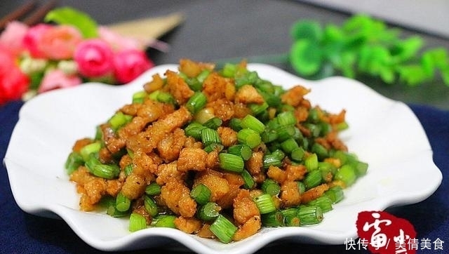 为什么你炒的蒜苔不入味,因为少了这一步!