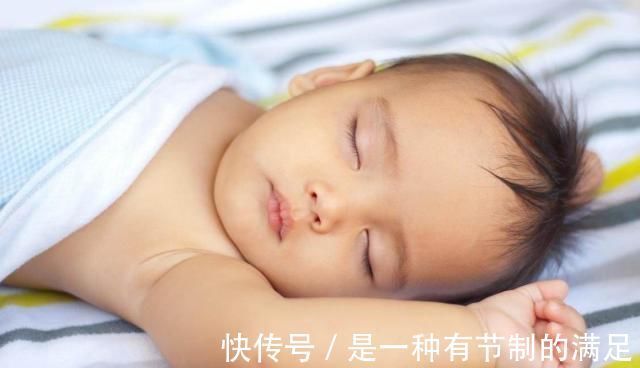 尿布|宝宝睡着的时候,该不该叫醒他?12个问题,为你解答!