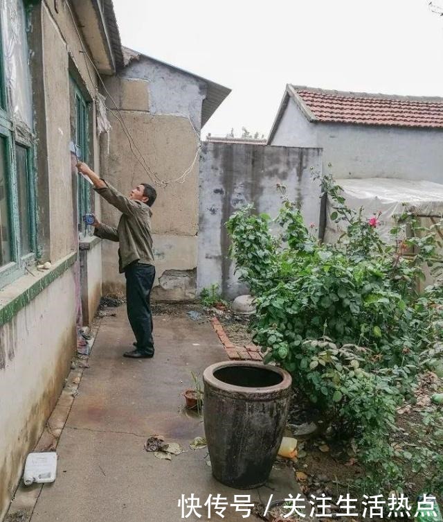 旧农舍改造成花园,一年四季花开不断,邻居看了羡慕的不得了!