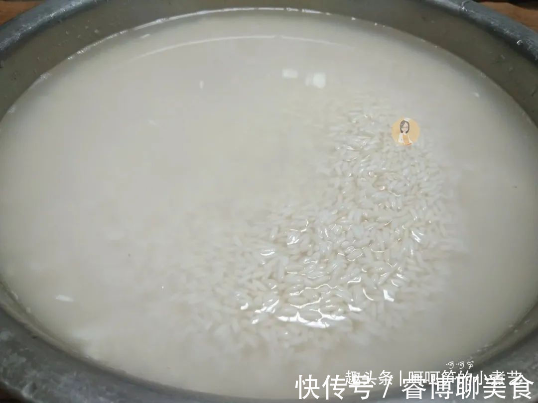 香菇|端午节将至,教你做鲜香味美的咸蛋黄肉粽,软糯诱人,吃了还想吃