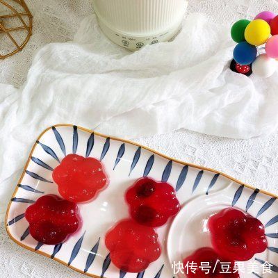 小孩|这样做可爱的猫爪火龙果果冻，隔壁小孩都馋哭了
