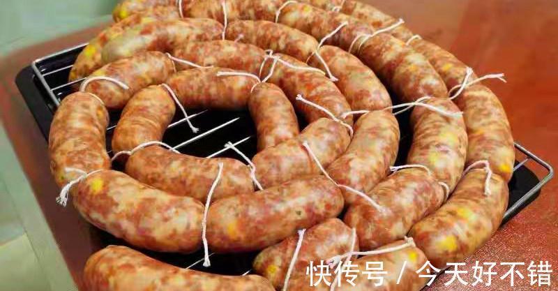 初冬灌肠季,教你几十年的配方,香肠鲜香好吃不长霉,放1年不坏