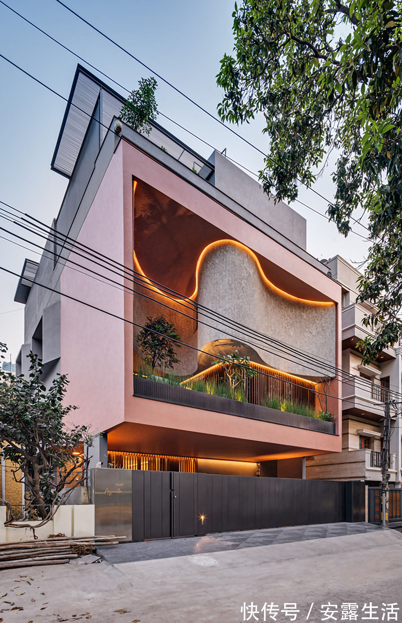 极简|印度富人区的510㎡自建豪宅,悬空花园,天井泳池,很有特色