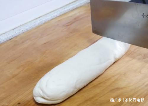 椒盐千层饼的家常做法,营养好吃,咸香入味,家人爱吃的可口早餐