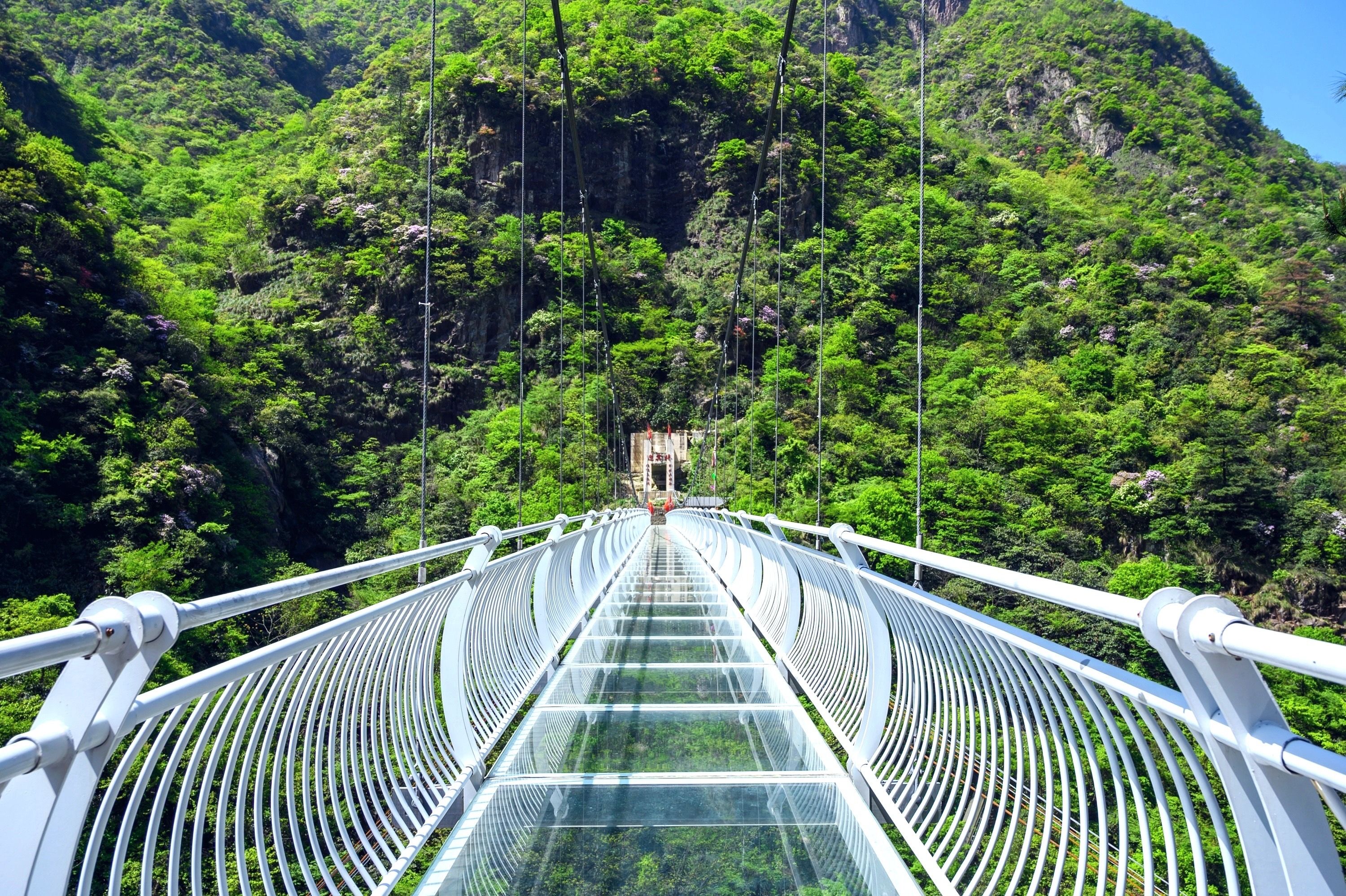 安吉浙北大峡谷，北纬30度线上的奇特山景，九大游乐项目等你挑战