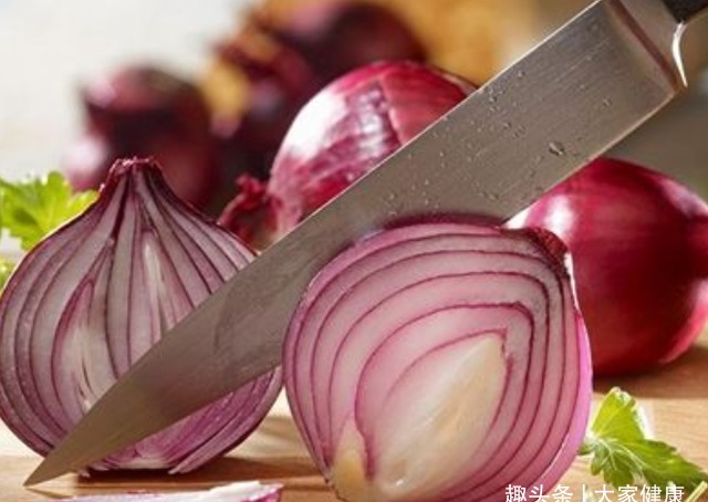 血压升高|高血压不能碰洋葱?医生建议:4种食物不妨常吃,有助平稳血压!