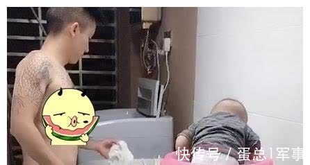 潘多拉|“最卖力奶爸”洗衣带娃两不误走红,萌娃蹲在桶里实力“监工”