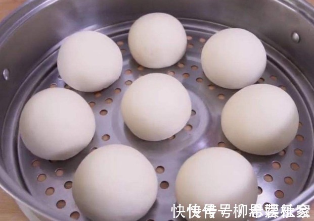 北方人|蒸馒头,不能直接上锅蒸,牢记这3点,馒头蓬松不塌陷,有嚼劲