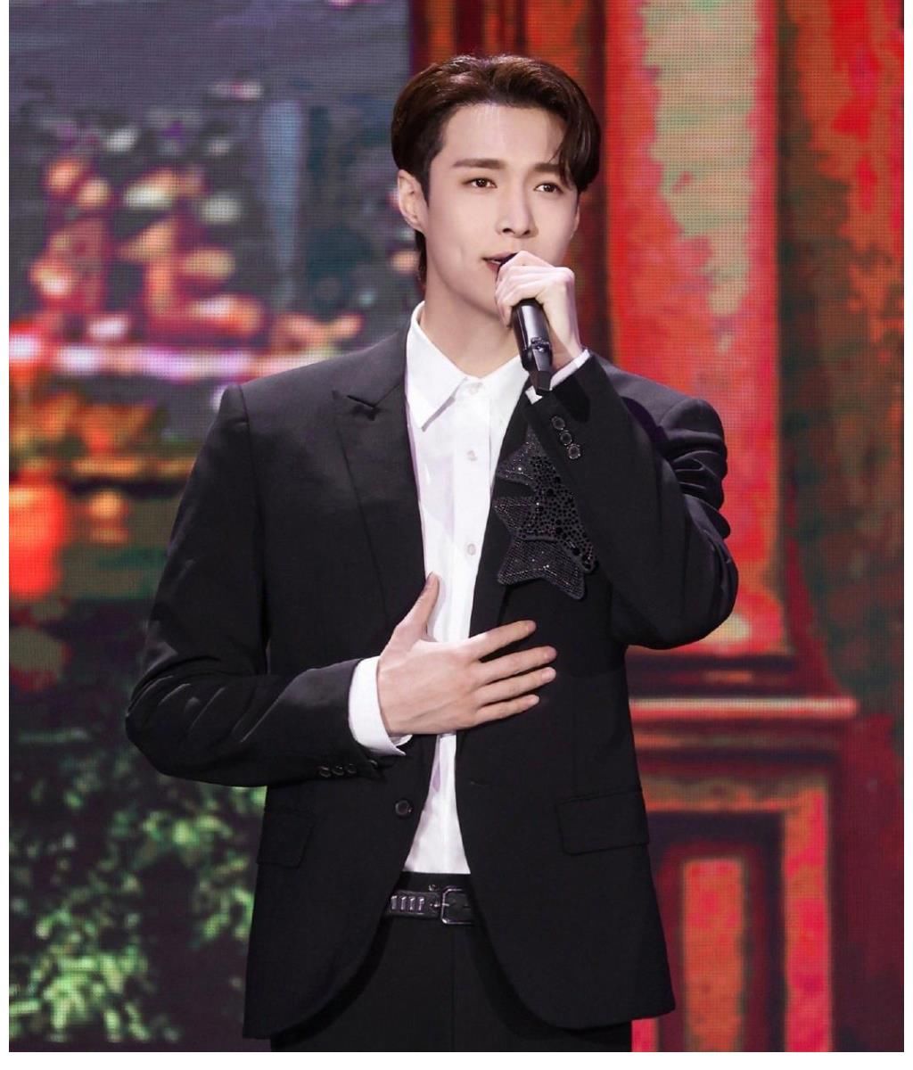 老中青|央视百年礼赞晚会：王一博张艺兴传播正能量，那英刘德华再唱《东方之珠》引回忆杀