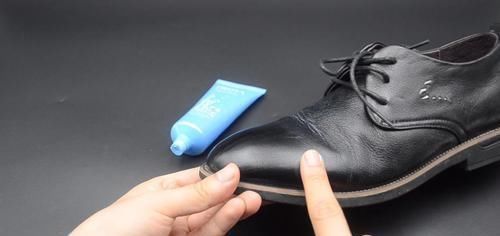 过期的护手霜不要扔,留在家中有大用处,一年能省不少钱,真实用