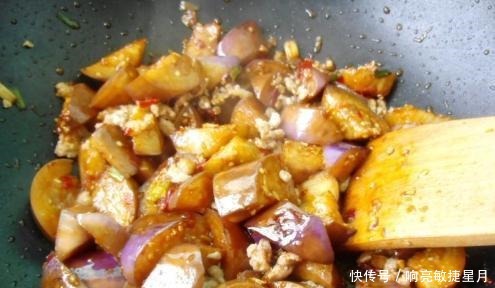 当炒茄子的时候,很多人忽略了“这1步”