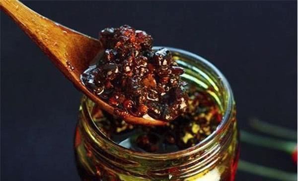 中国的“国民下饭菜”,能与老干妈一决高下,如今是“炫富”标准