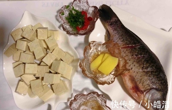 童子鲫|教你鲫鱼汤的正确做法，汤汁又白又鲜，逢年过节做着吃准没错！