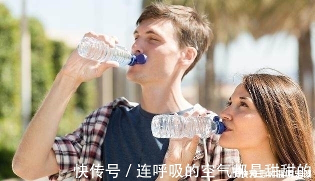 按压|长期便秘的人，按压手上“通便穴”，帮你排便顺畅，一身轻松