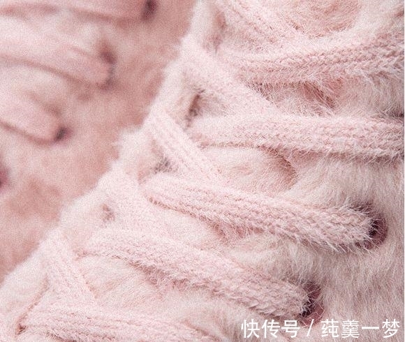 鞋身 Hello Kitty联名款,一起可爱温暖过冬