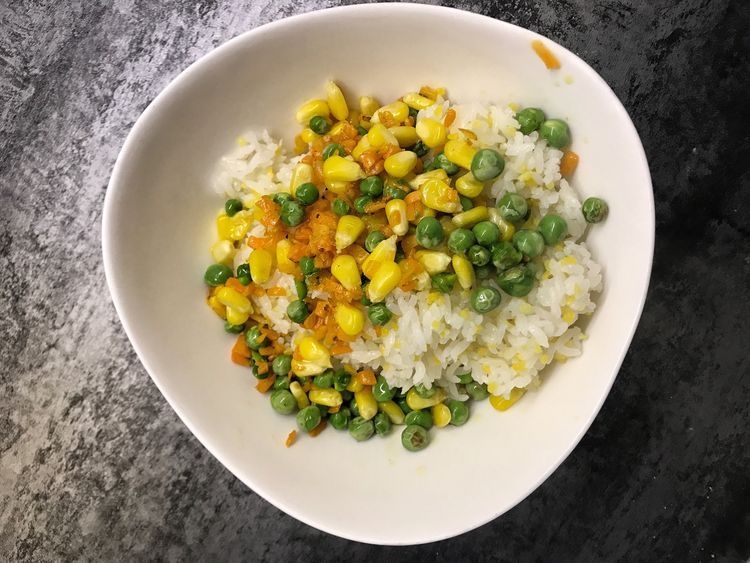 剩米饭大改造，做成美味的饭团，10分钟就上桌，味道很不错