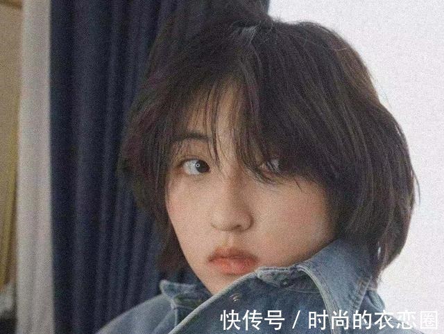 黑长直 发型简单但是又气质的女明星，我只服这4位，全靠脸撑着！