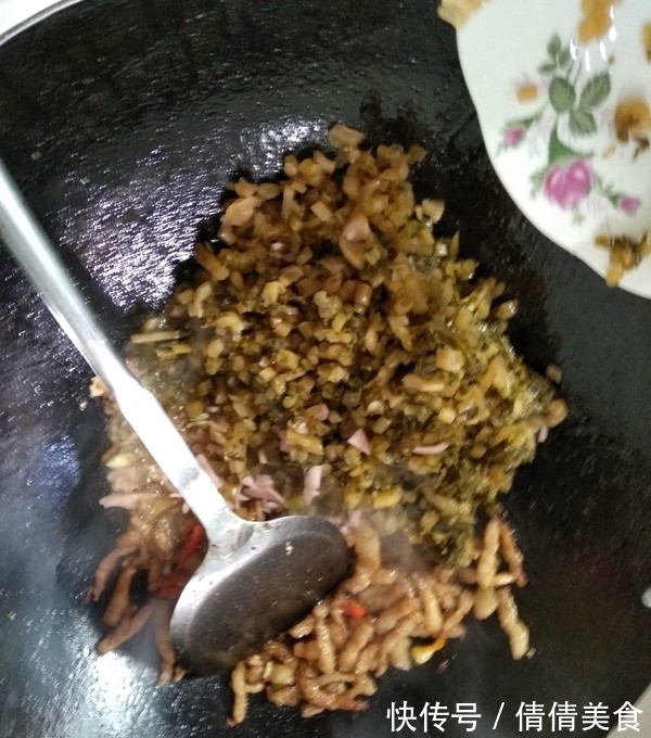 大厨手把手教你这道菜的方法,香气四溢看得人直流口水!特别棒