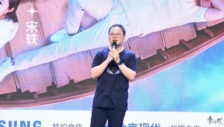 沉香如屑|《追星星的人》沙滩技能大PK，宋轶教男嘉宾“生吞柠檬”