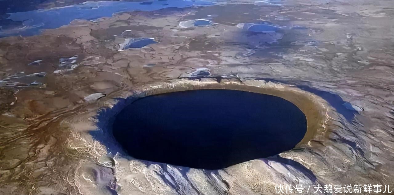 南非一陨石坑坑中住有55万居民,还有1千吨钻石黄金