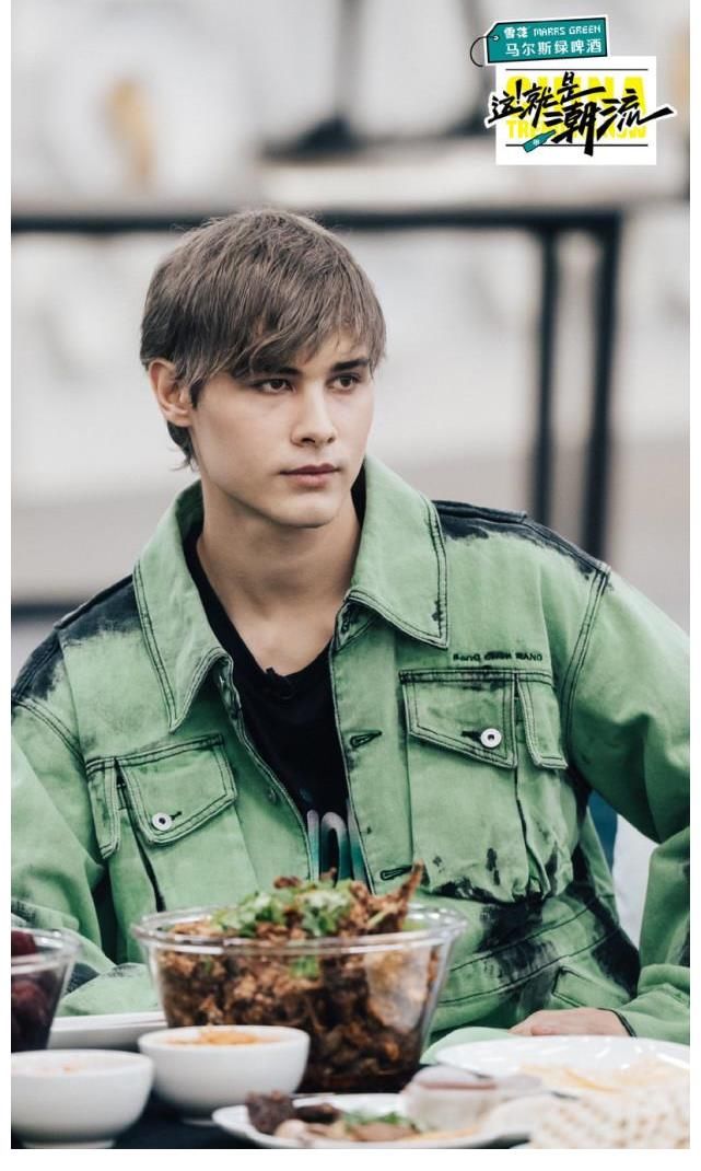 利路|利路修一口气换了6套衣服，不愧是衣架子，哪套都好看，你们更喜欢哪套呢？