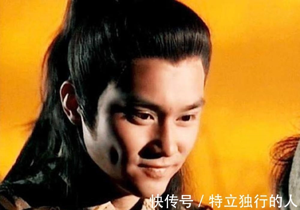 师父&裘千仞打伤黄蓉,黄药师为何不敢去找他报仇?看看他师父是谁