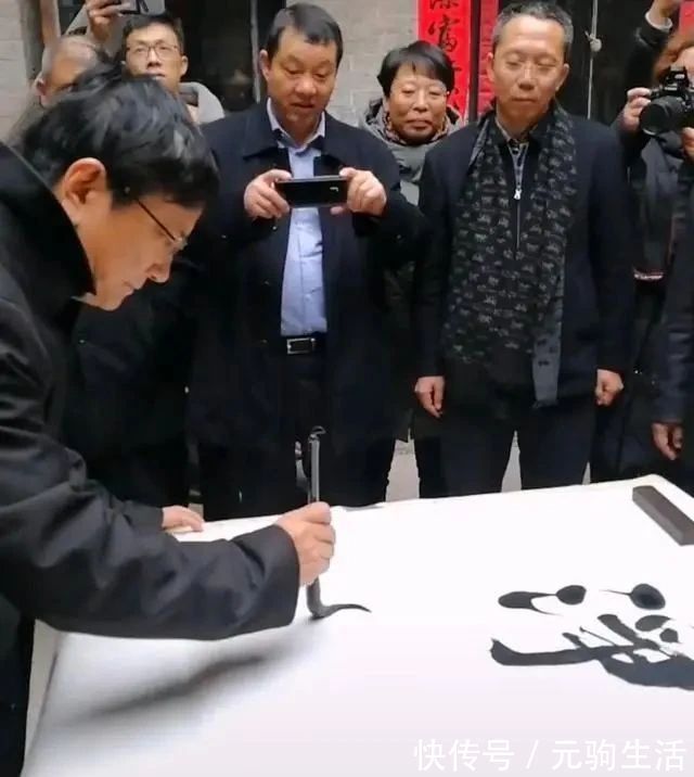 毛笔&“网红校长”郑强秀书法,字迹遒劲有力,端正大气,笔笔精彩