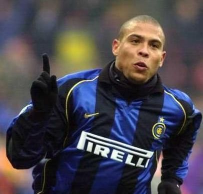 埃因霍溫|馬拉多納、羅納爾多、小羅、梅西的區(qū)別是什么？難怪是公認的球王