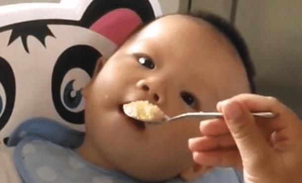 自动咀嚼机|“最懒宝宝”走红,内心OS:我是一个没得感情的“自动咀嚼机”