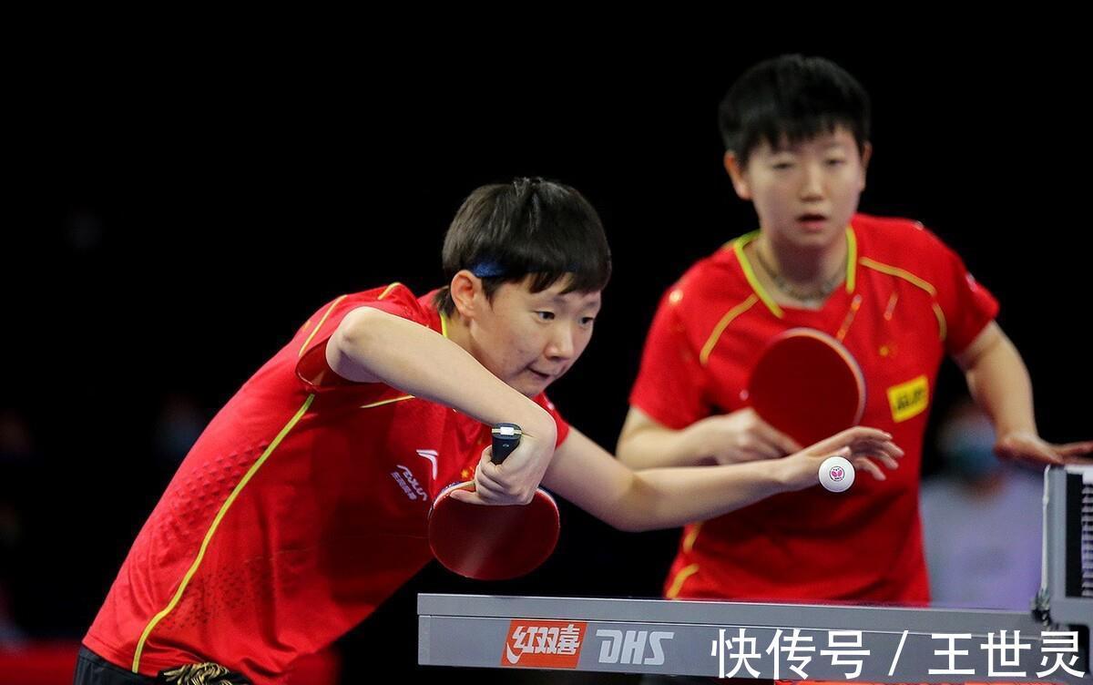 早田希娜|孙颖莎王曼昱3比0完胜伊藤早田,勇夺女双冠军!瑞典组合男双加冕
