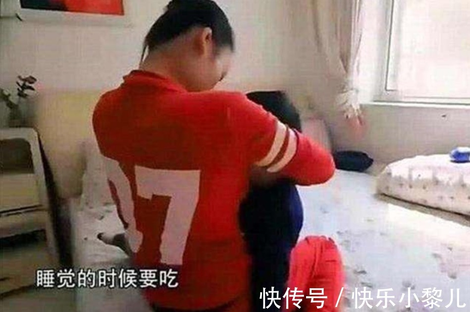 男孩|男孩9岁每天吃母乳,5次断奶均失败,医生摇头:你来晚了