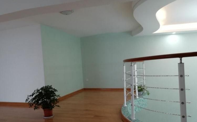 阁楼|老公坚持买顶楼,完工后还挺实用,一层变两层,尤其客厅,漂亮