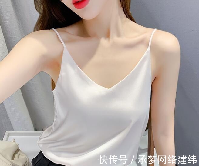 小姑 普通的上衣就别穿了,学我小姑这样穿背心,自信更减龄