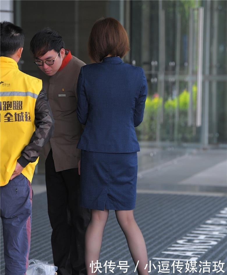 丝滑|街拍:职业装的纵享丝滑