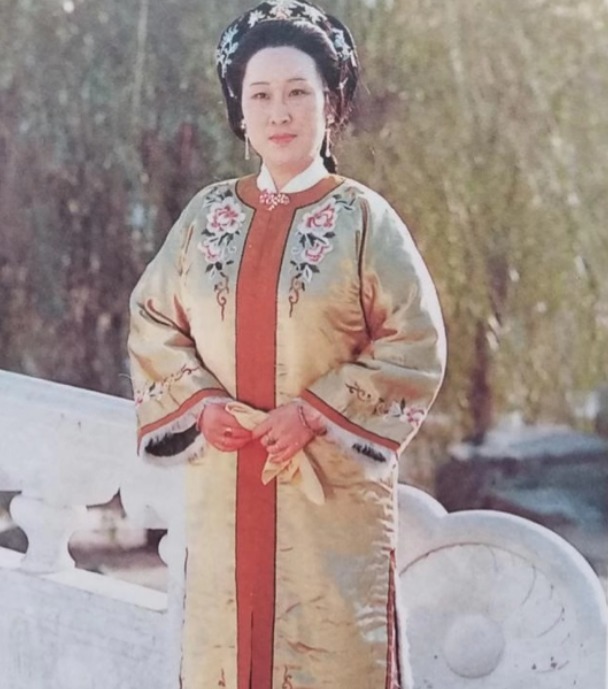 薛姨妈|贾母暗中计划撵走薛姨妈母女,王熙凤却明目张胆泄露内情