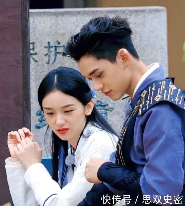 黄旭熙 跑男:蔡徐坤、黄旭熙同框出镜,看二人身高对比,谁说谎一目了然