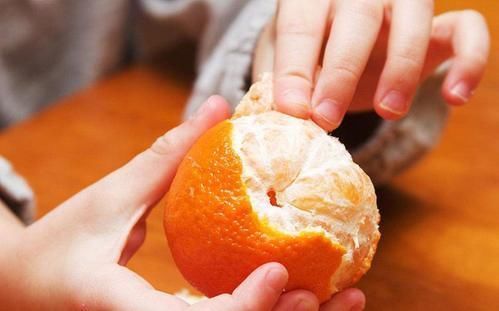 好处|吃剩下的橘子皮不要扔，橘子皮加上生姜泡茶，好喝有大好处
