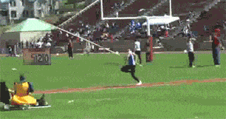 |搞笑GIF:这一跳我给99分,剩下的一份给撑杆!