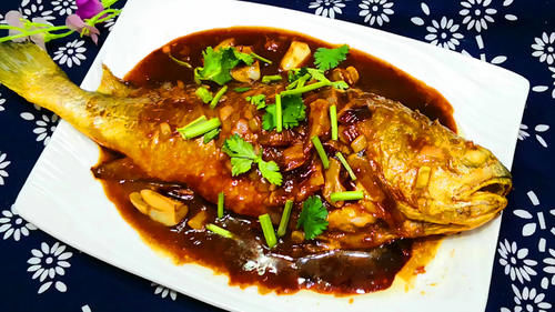 鱼肉|入秋后多吃此鱼，刺少肉嫩营养高，简单一做就特香，上桌汁都不剩