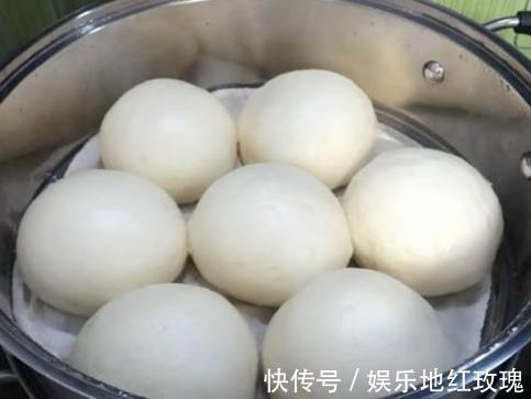 蒸馒头|蒸馒头时，把酵母直接放面粉里就错了，教你正确做法，香软蓬松！